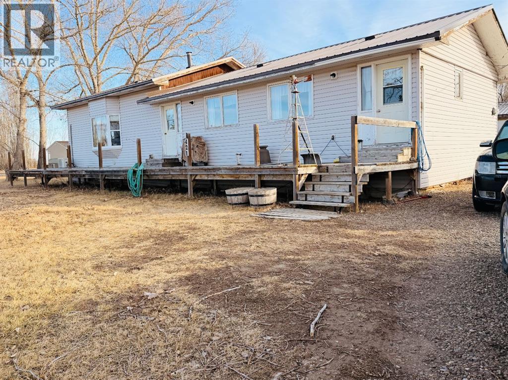 421 Retzke Street, Enchant, Alberta  T0K 0V0 - Photo 3 - A2285117