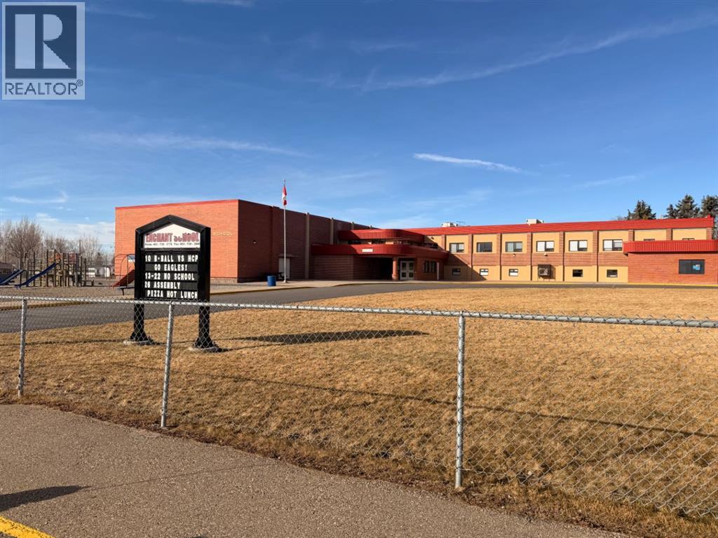 421 Retzke Street, Enchant, Alberta  T0K 0V0 - Photo 32 - A2285117