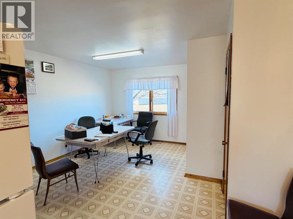 421 Retzke Street, Enchant, Alberta  T0K 0V0 - Photo 15 - A2285117