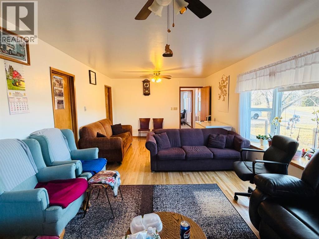 421 Retzke Street, Enchant, Alberta  T0K 0V0 - Photo 17 - A2285117