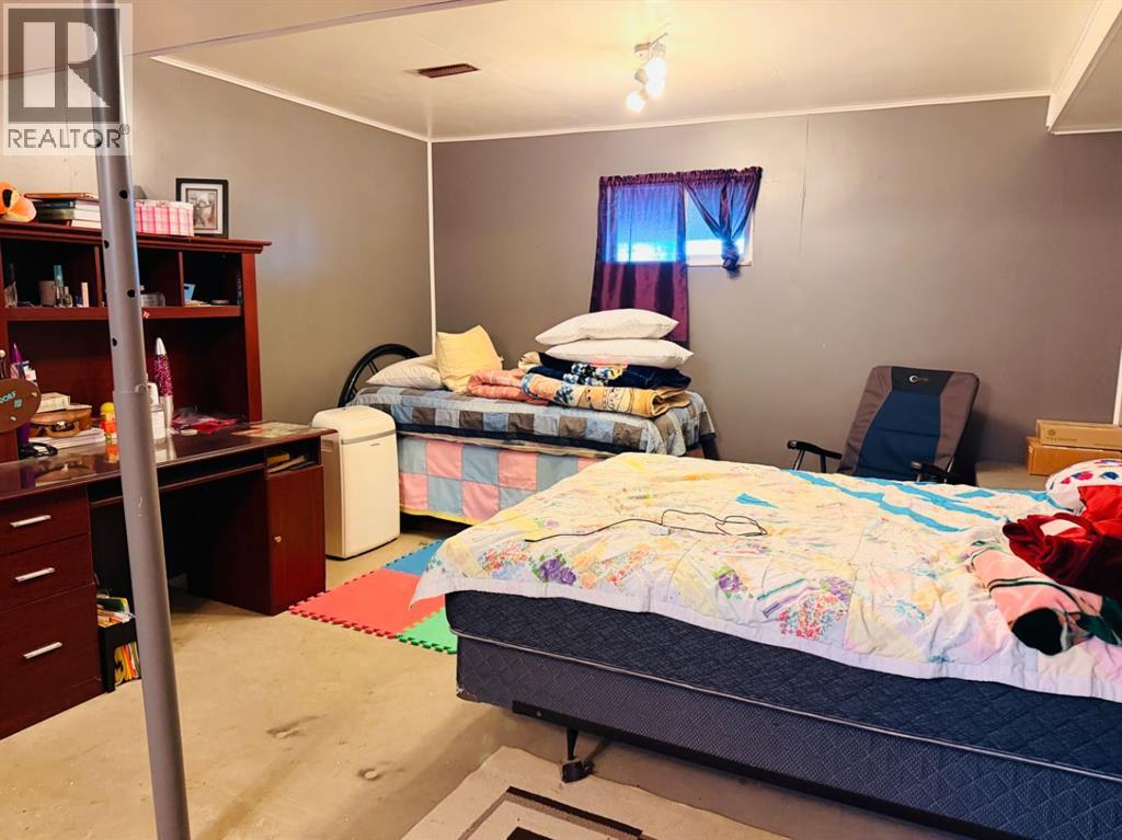 421 Retzke Street, Enchant, Alberta  T0K 0V0 - Photo 30 - A2285117