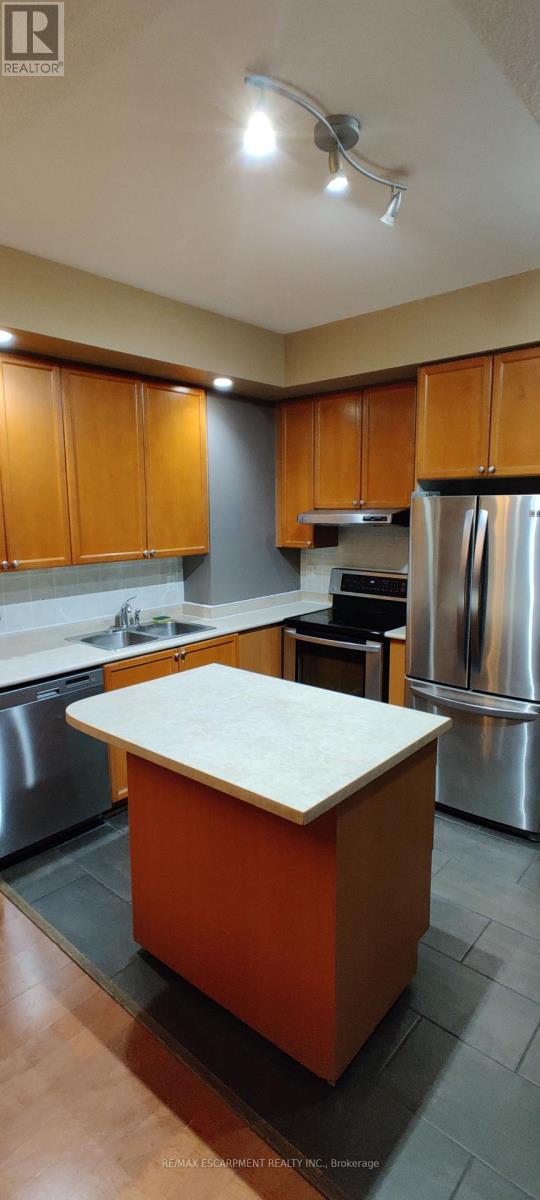 2012 - 5229 Dundas Street W, Toronto, Ontario  M9B 6L9 - Photo 5 - W12778894