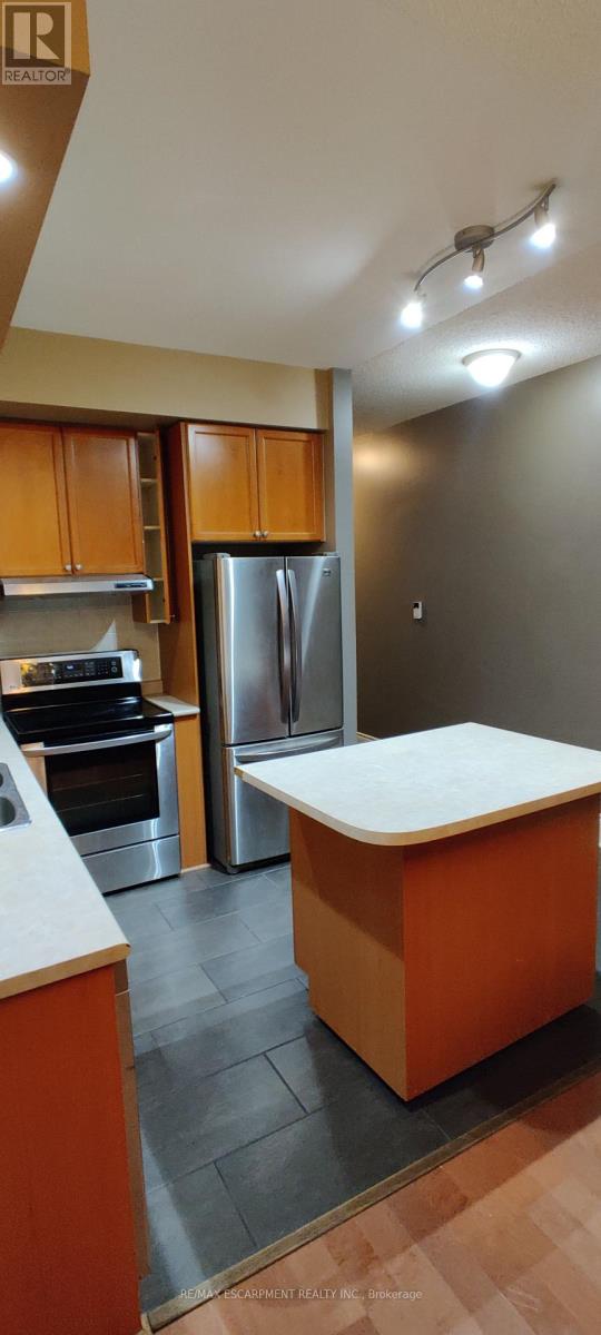 2012 - 5229 Dundas Street W, Toronto, Ontario  M9B 6L9 - Photo 6 - W12778894