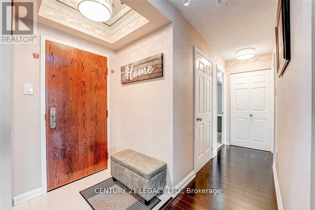 408 - 24 Hanover Road, Brampton, Ontario  L6S 5K8 - Photo 2 - W12778908