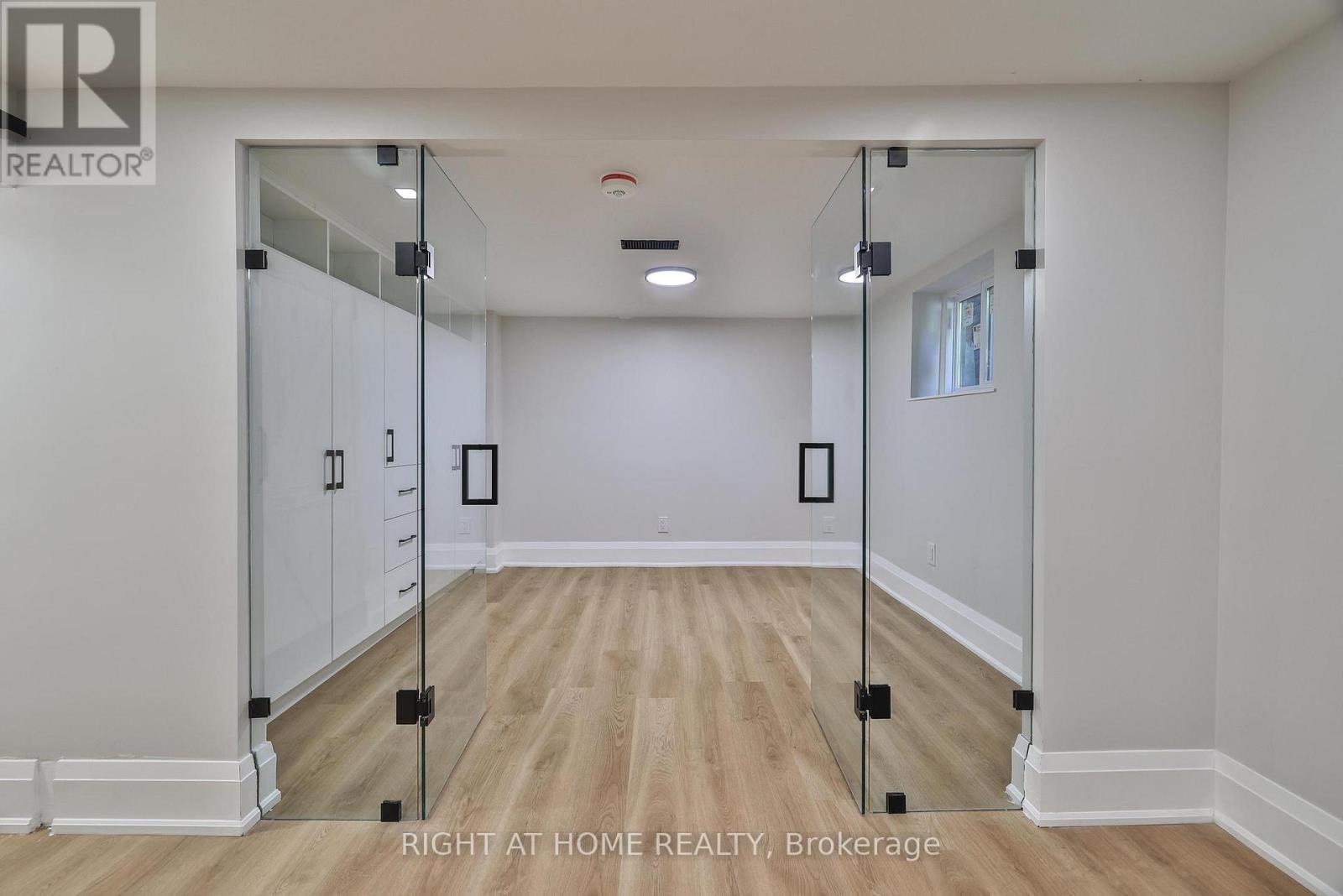 Lower - 248 Garden Avenue, Toronto, Ontario  M6R 1J3 - Photo 5 - W12778910