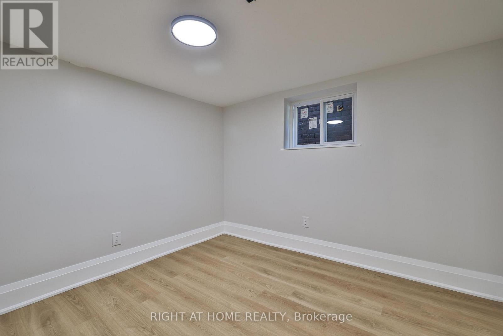 Lower - 248 Garden Avenue, Toronto, Ontario  M6R 1J3 - Photo 9 - W12778910