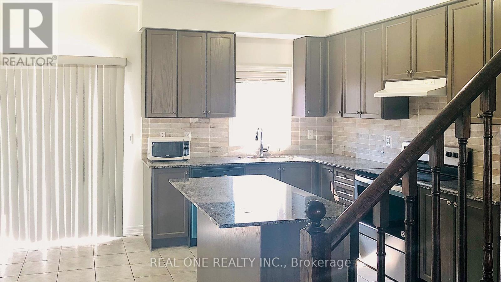 3849 Tufgar Crescent, Burlington, Ontario  L7M 1P8 - Photo 5 - W12778912