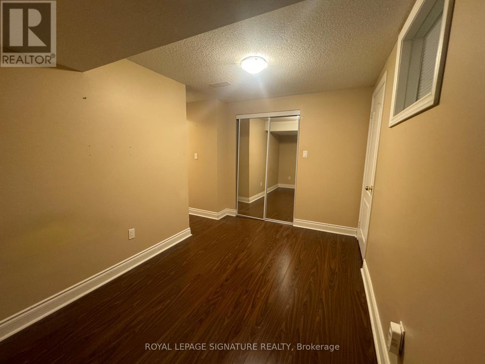 Basement - 427 Comiskey Crescent, Mississauga, Ontario  L5W 0C7 - Photo 10 - W12778998