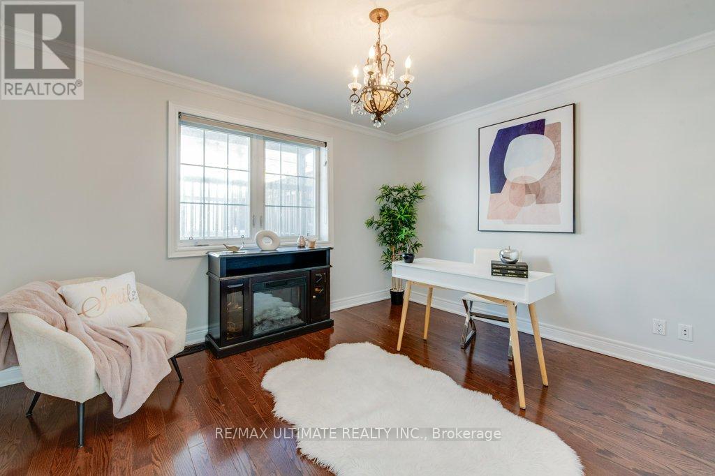 62 Teignmouth Avenue, Toronto, Ontario  M6E 1S9 - Photo 14 - W12779002