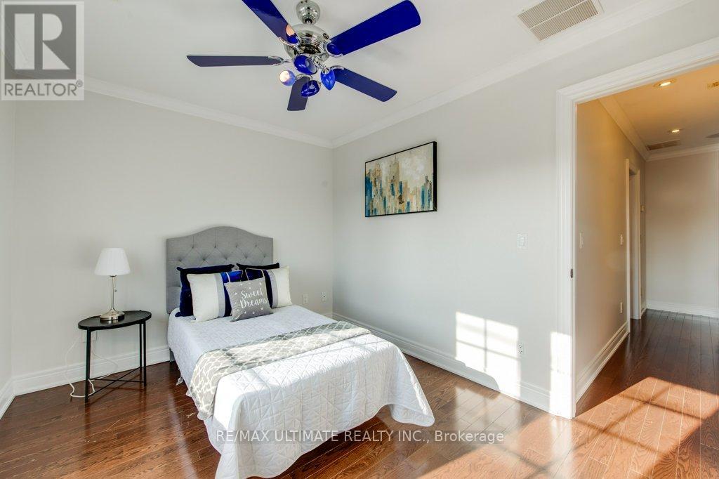 62 Teignmouth Avenue, Toronto, Ontario  M6E 1S9 - Photo 21 - W12779002