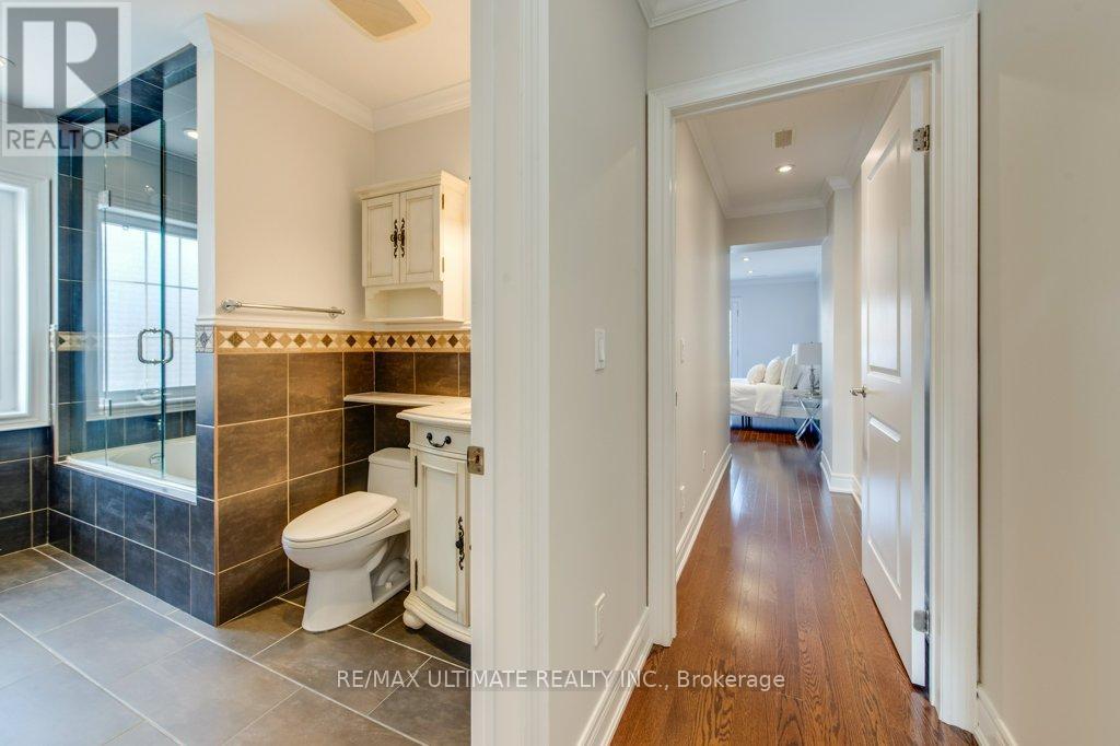 62 Teignmouth Avenue, Toronto, Ontario  M6E 1S9 - Photo 24 - W12779002