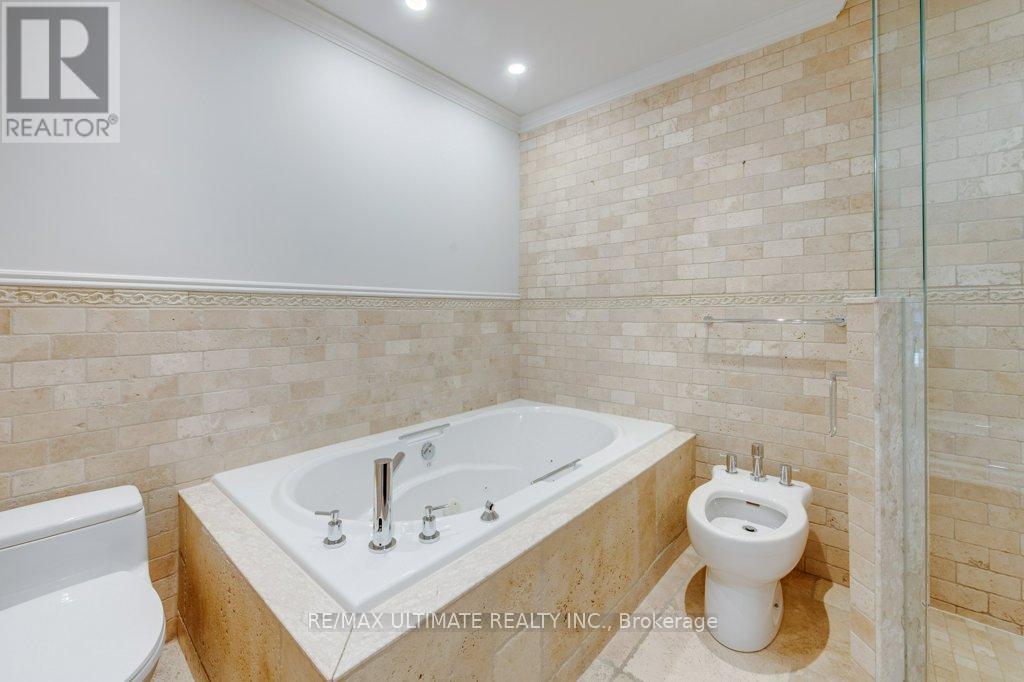 62 Teignmouth Avenue, Toronto, Ontario  M6E 1S9 - Photo 31 - W12779002