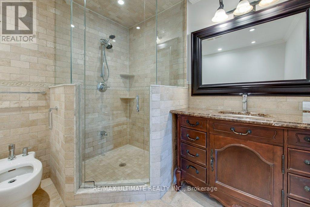 62 Teignmouth Avenue, Toronto, Ontario  M6E 1S9 - Photo 32 - W12779002