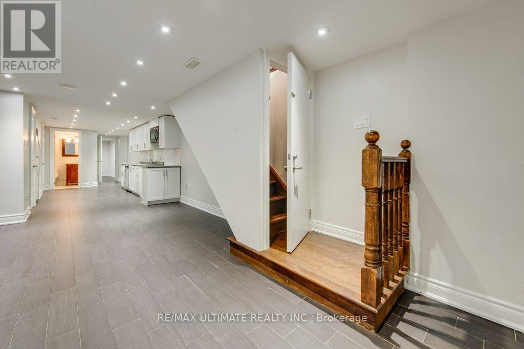 62 Teignmouth Avenue, Toronto, Ontario  M6E 1S9 - Photo 36 - W12779002