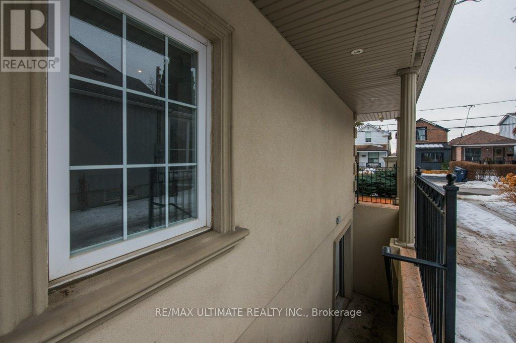 62 Teignmouth Avenue, Toronto, Ontario  M6E 1S9 - Photo 44 - W12779002