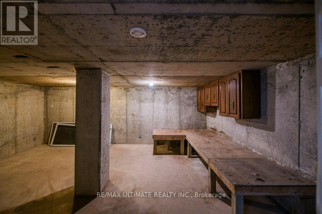 62 Teignmouth Avenue, Toronto, Ontario  M6E 1S9 - Photo 48 - W12779002