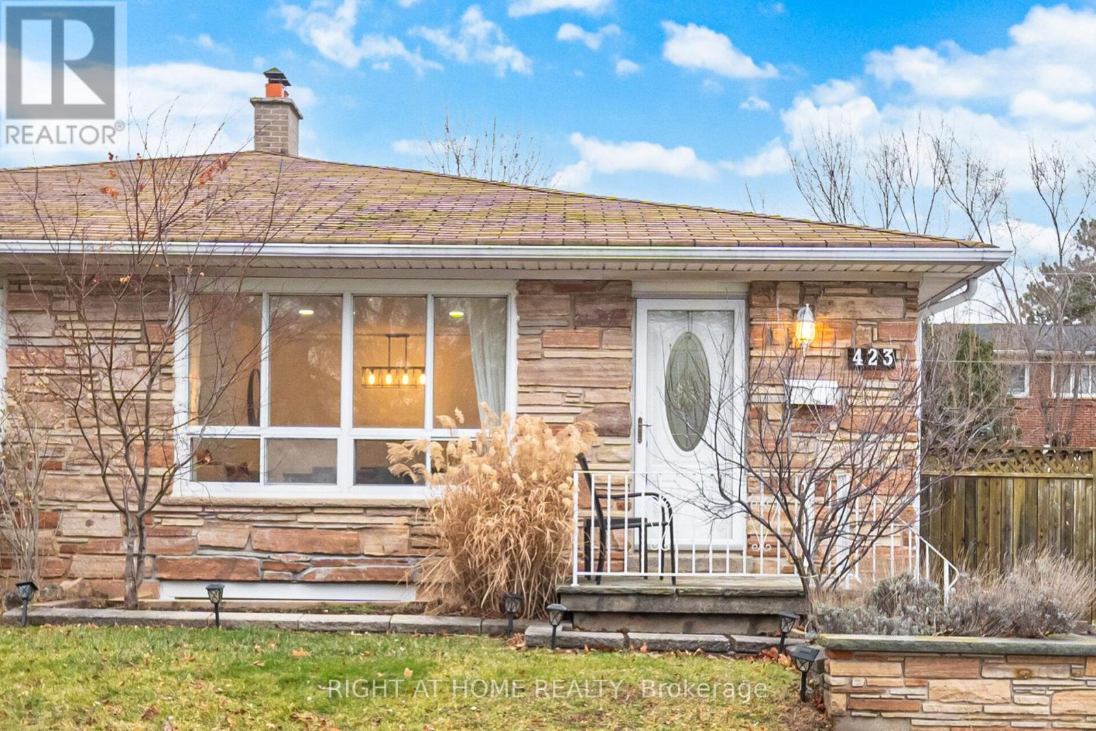 423 MELORES DRIVE, Burlington, Ontario