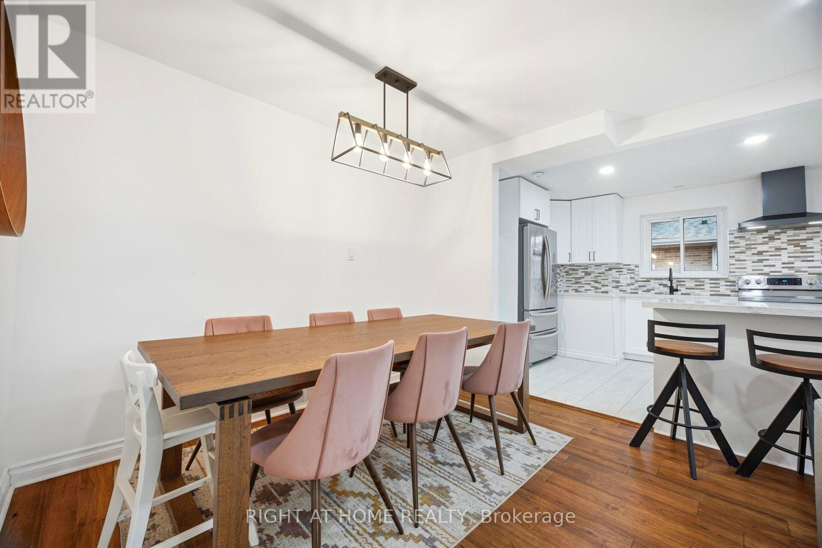 423 Melores Drive, Burlington, Ontario  L7L 4V3 - Photo 16 - W12779054