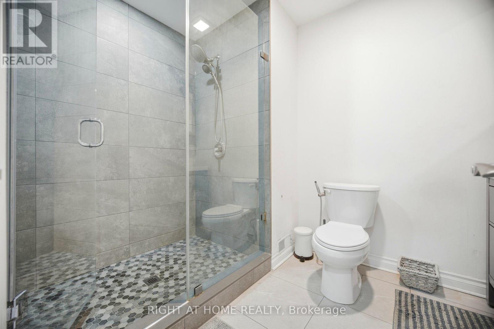 423 Melores Drive, Burlington, Ontario  L7L 4V3 - Photo 19 - W12779054