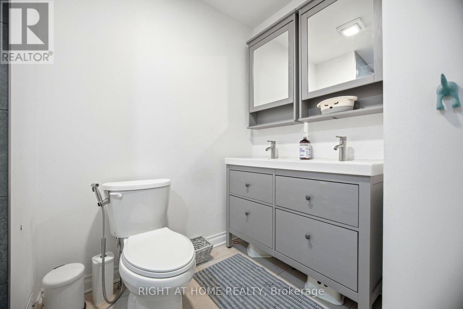 423 Melores Drive, Burlington, Ontario  L7L 4V3 - Photo 20 - W12779054