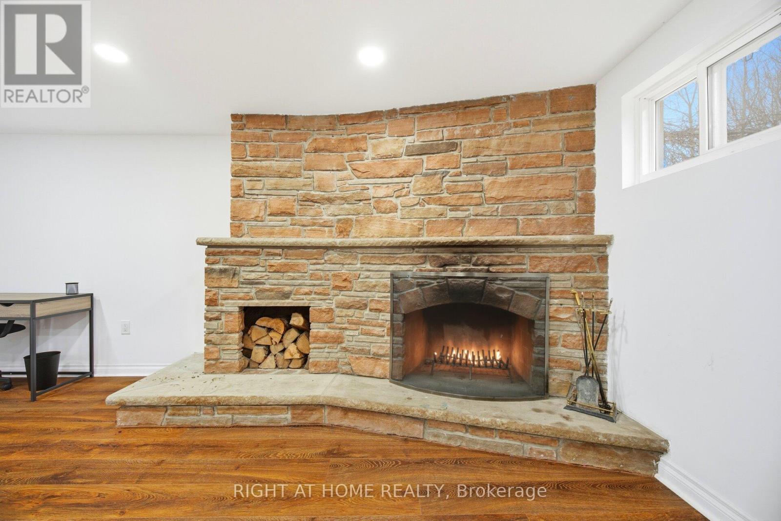 423 Melores Drive, Burlington, Ontario  L7L 4V3 - Photo 31 - W12779054