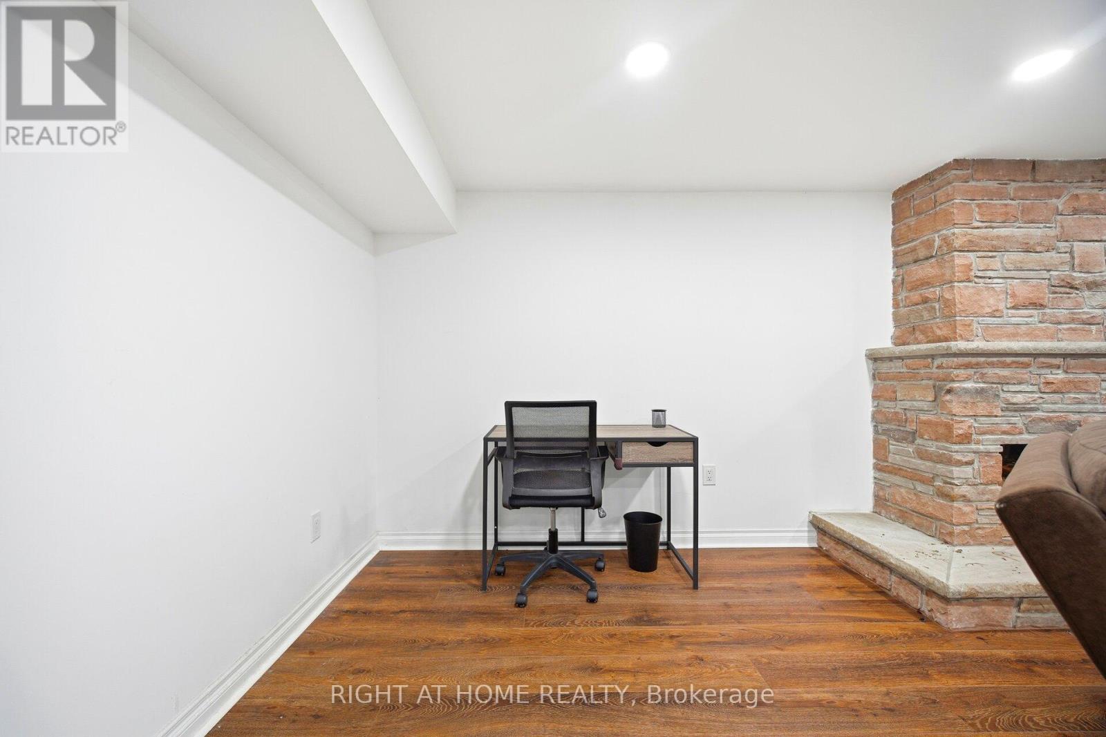 423 Melores Drive, Burlington, Ontario  L7L 4V3 - Photo 32 - W12779054