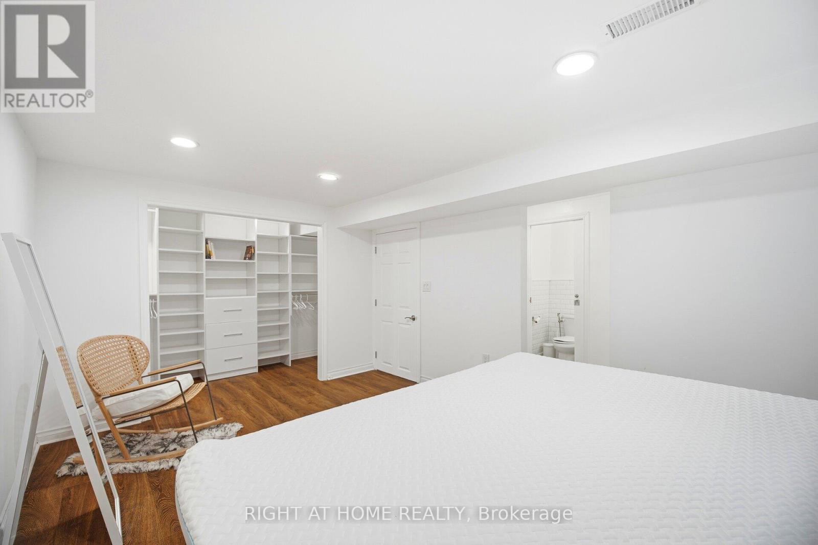 423 Melores Drive, Burlington, Ontario  L7L 4V3 - Photo 37 - W12779054