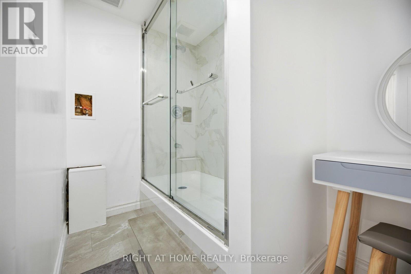 423 Melores Drive, Burlington, Ontario  L7L 4V3 - Photo 40 - W12779054