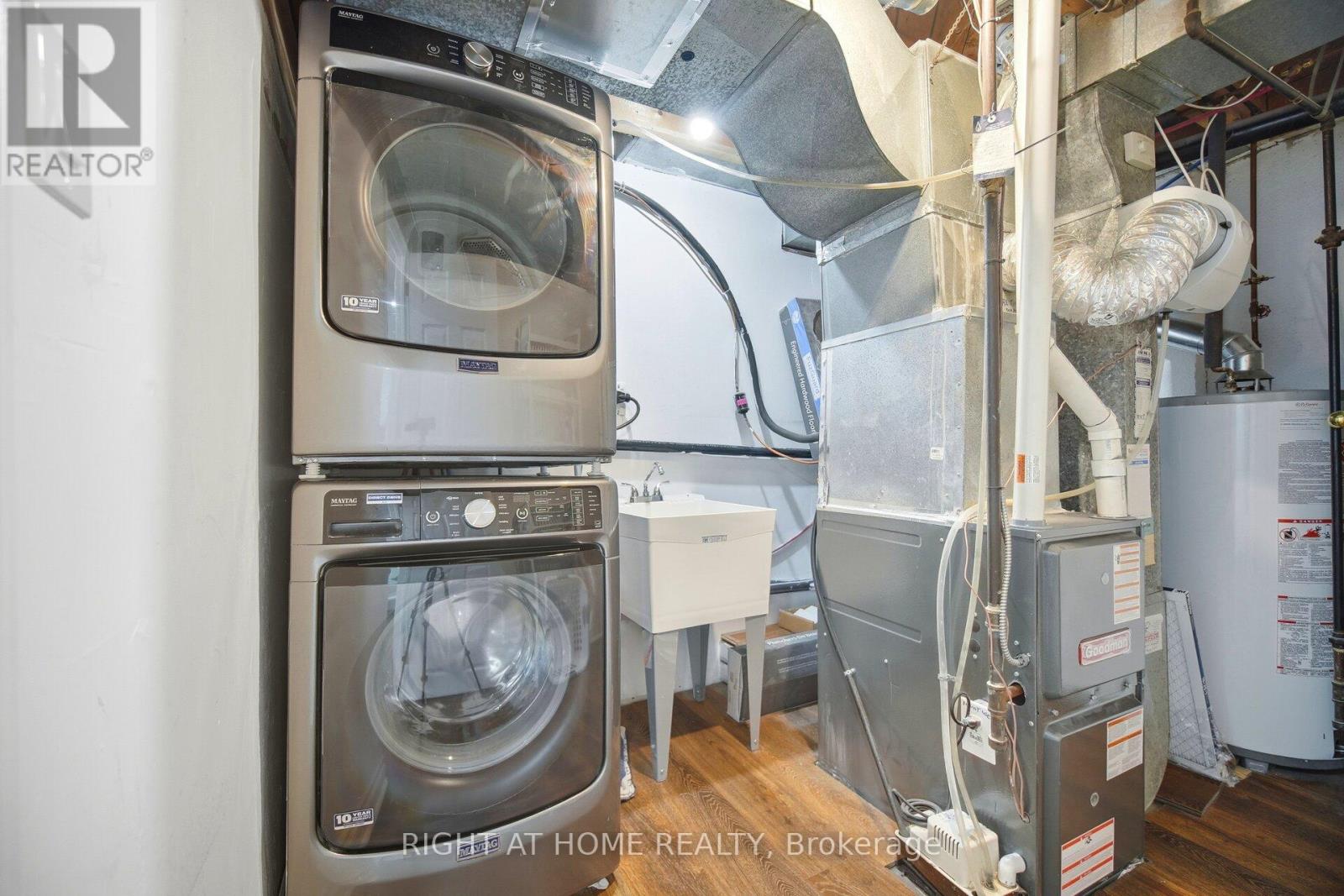 423 Melores Drive, Burlington, Ontario  L7L 4V3 - Photo 42 - W12779054