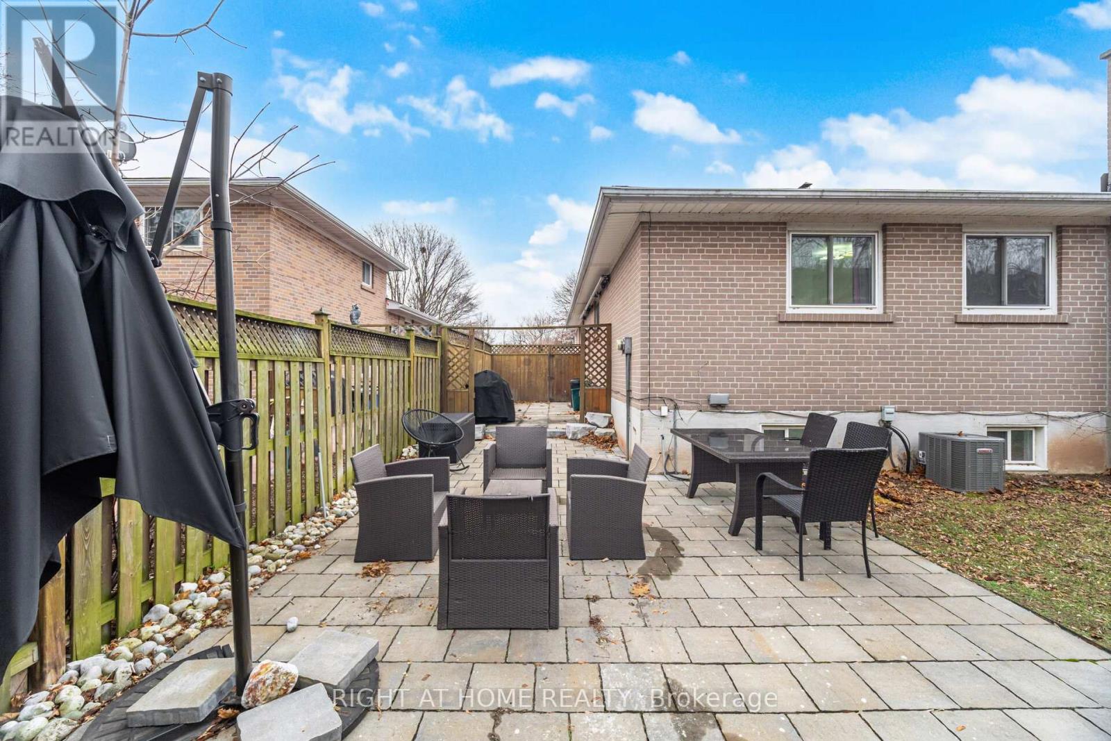 423 Melores Drive, Burlington, Ontario  L7L 4V3 - Photo 44 - W12779054