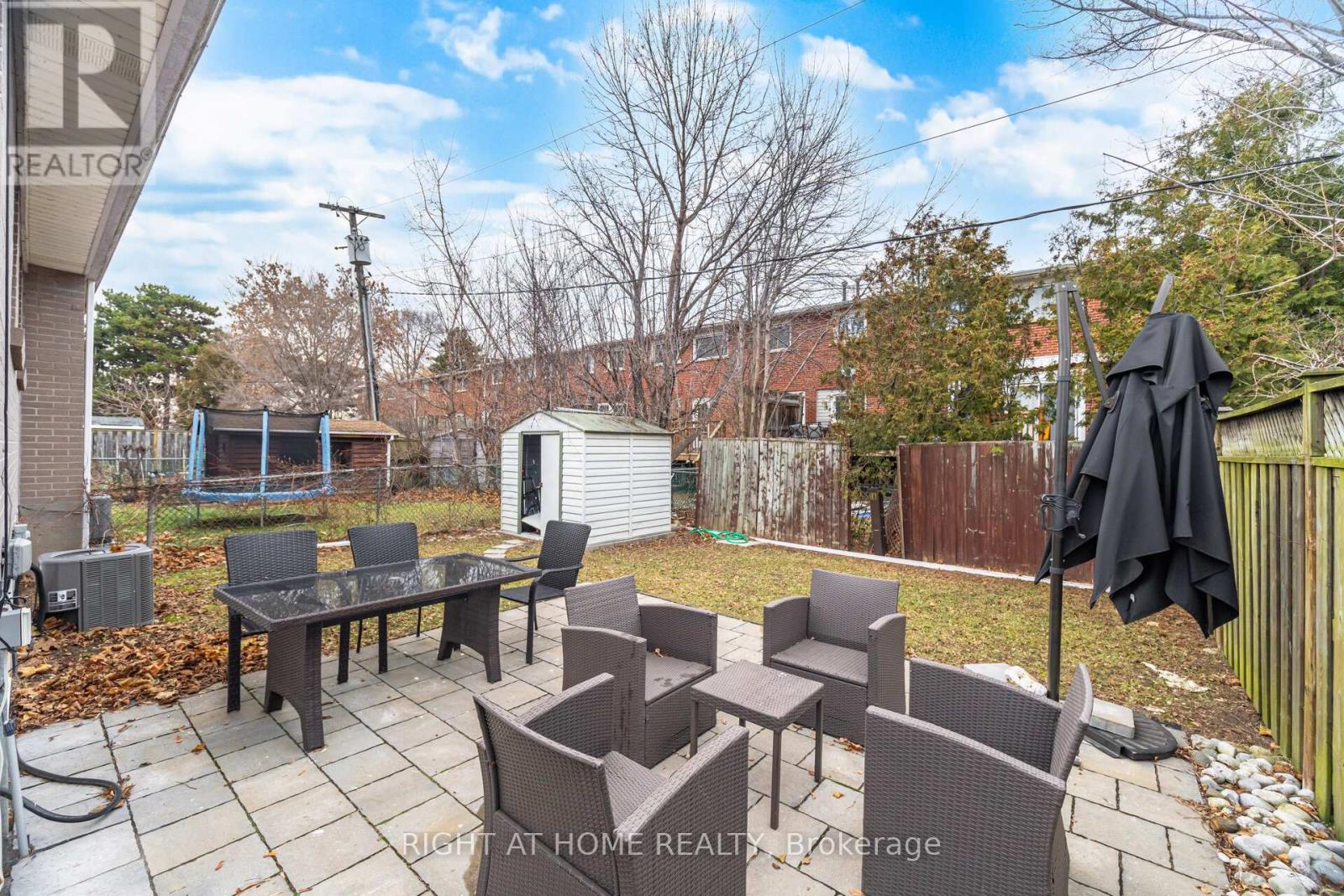 423 Melores Drive, Burlington, Ontario  L7L 4V3 - Photo 46 - W12779054