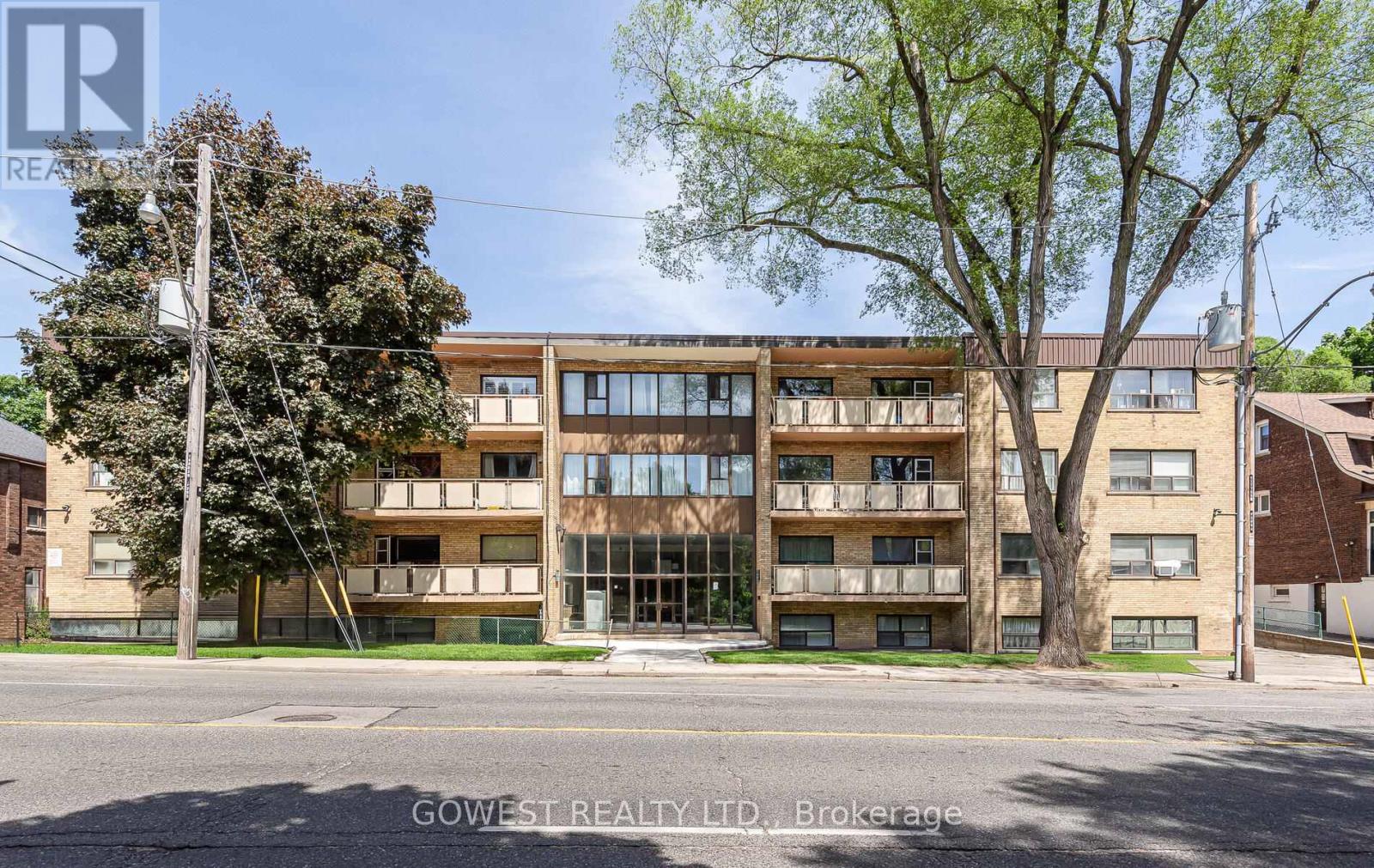 B8 - 205 KEELE STREET, Toronto, Ontario