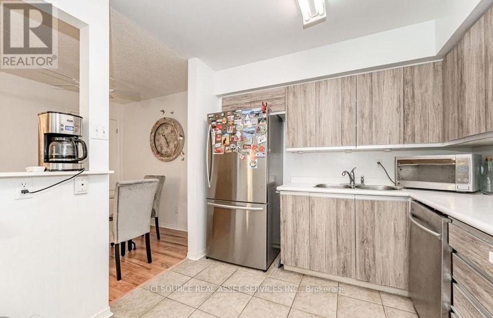 622 - 1512 Pilgrims Way, Oakville, Ontario  L6M 3H1 - Photo 3 - W12779138