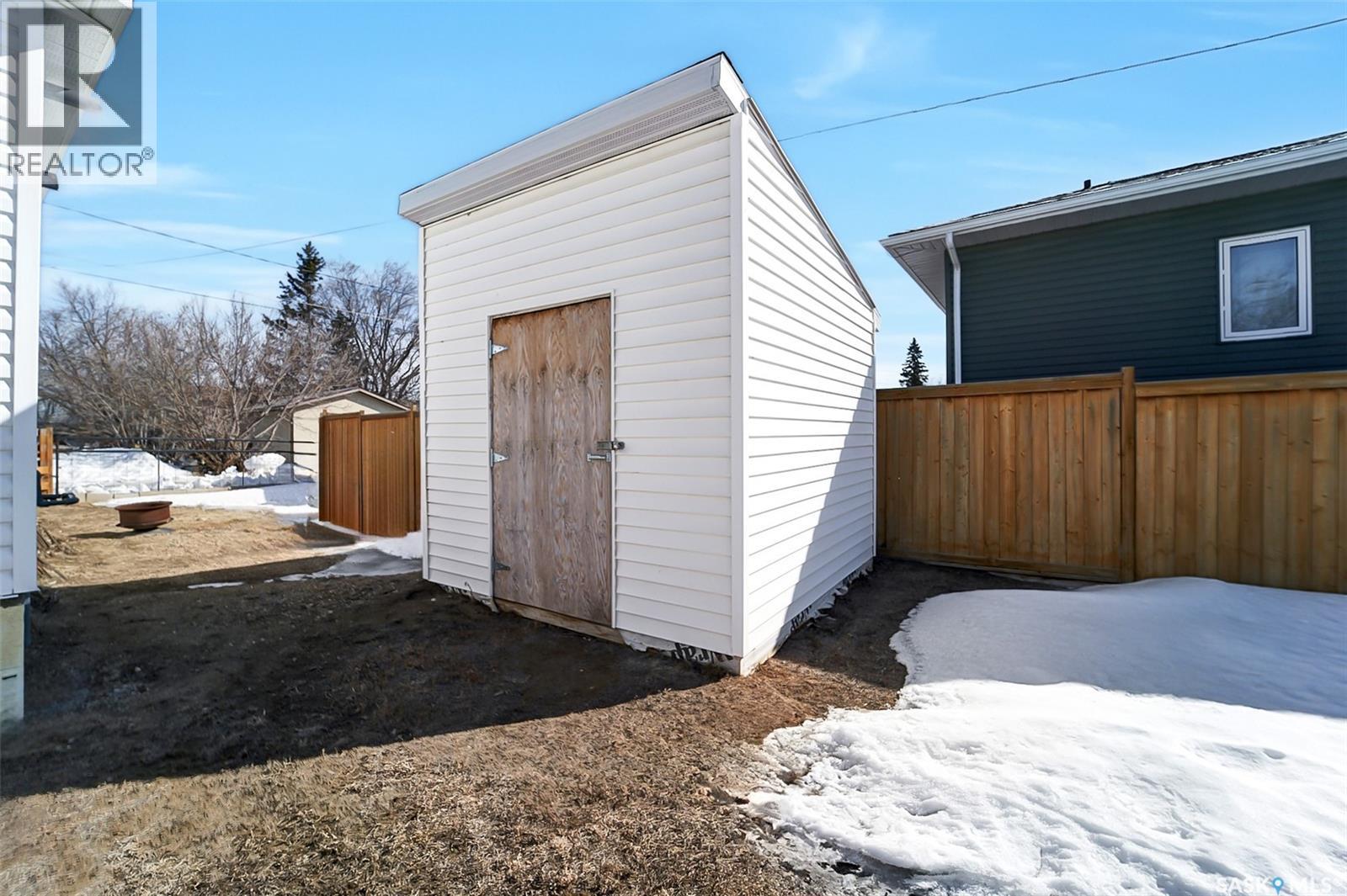 207 5th Avenue E, Biggar, Saskatchewan  S0K 0M0 - Photo 37 - SK028344