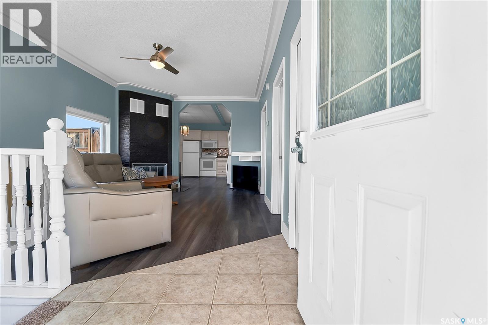 207 5th Avenue E, Biggar, Saskatchewan  S0K 0M0 - Photo 5 - SK028344