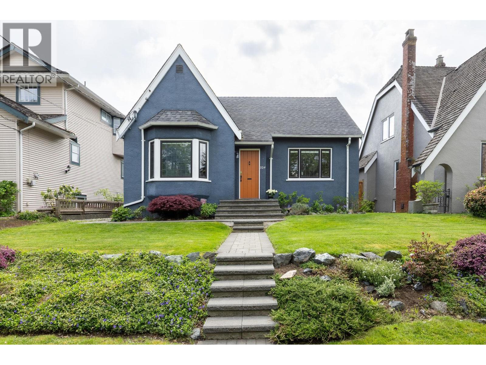 524 SECOND STREET, New Westminster, British Columbia