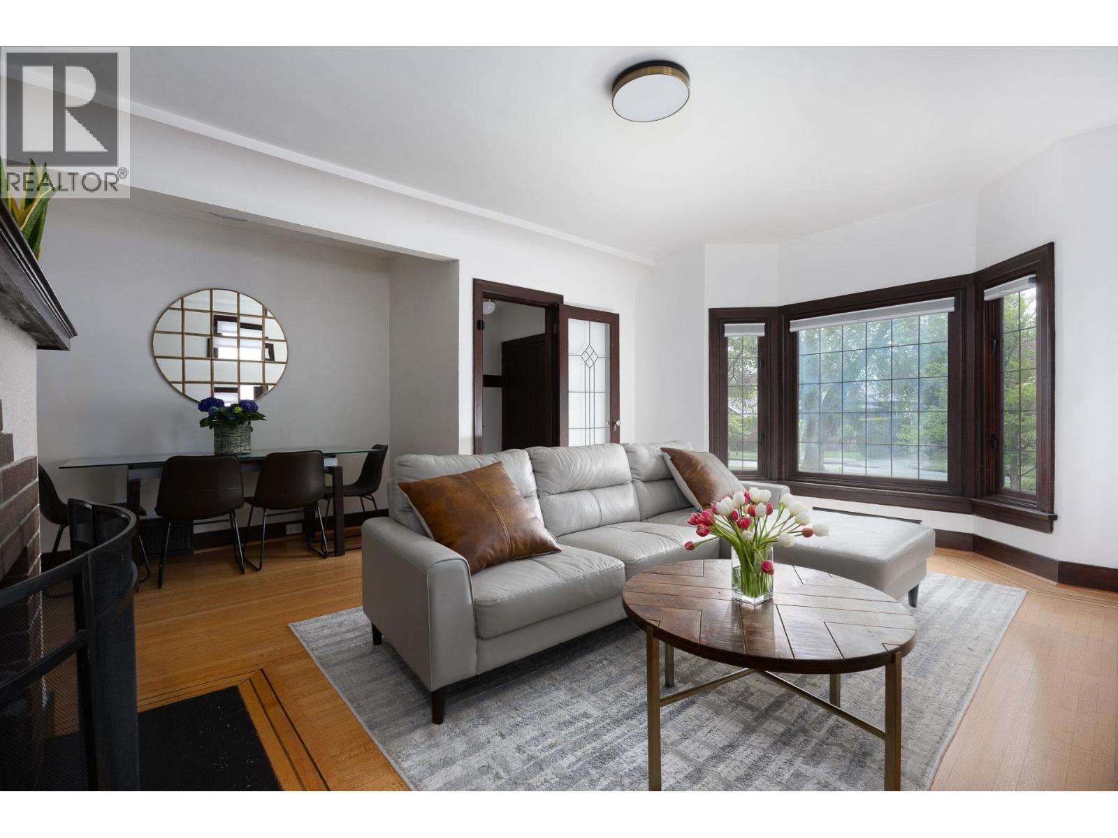 524 Second Street, New Westminster, British Columbia  V3L 2M3 - Photo 3 - R3088879