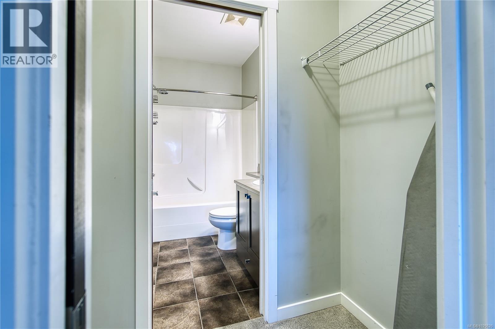 302 555 Franklyn St, Nanaimo, British Columbia  V9R 2X9 - Photo 24 - 1025620