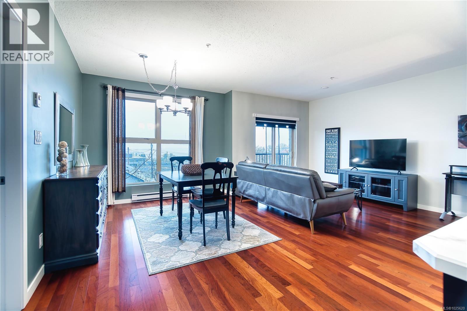 302 555 Franklyn St, Nanaimo, British Columbia  V9R 2X9 - Photo 3 - 1025620