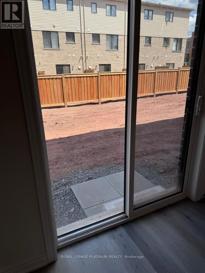 10 Reid Avenue N, Hamilton, Ontario  L8H 0B5 - Photo 3 - X12779018