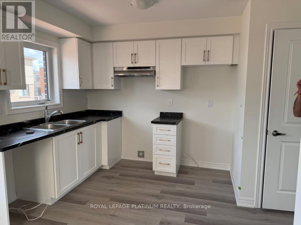 10 Reid Avenue N, Hamilton, Ontario  L8H 0B5 - Photo 4 - X12779018