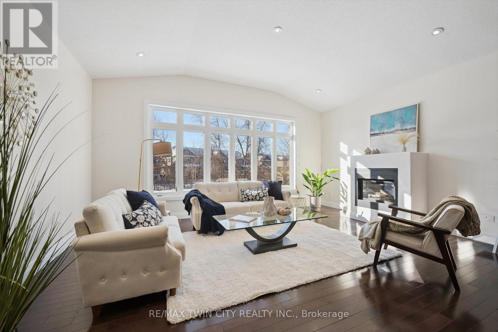 556 NETHERWOOD CRESCENT, Kitchener, Ontario