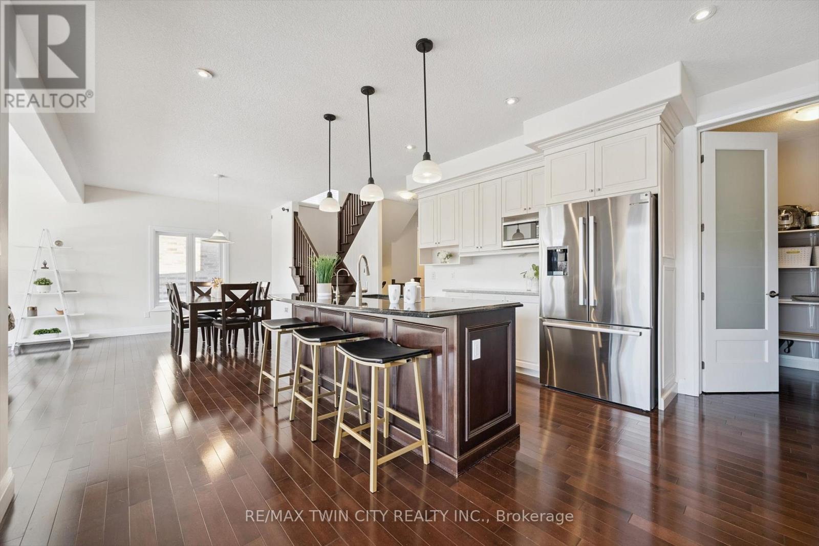 556 Netherwood Crescent, Kitchener, Ontario  N2P 0B8 - Photo 10 - X12779084