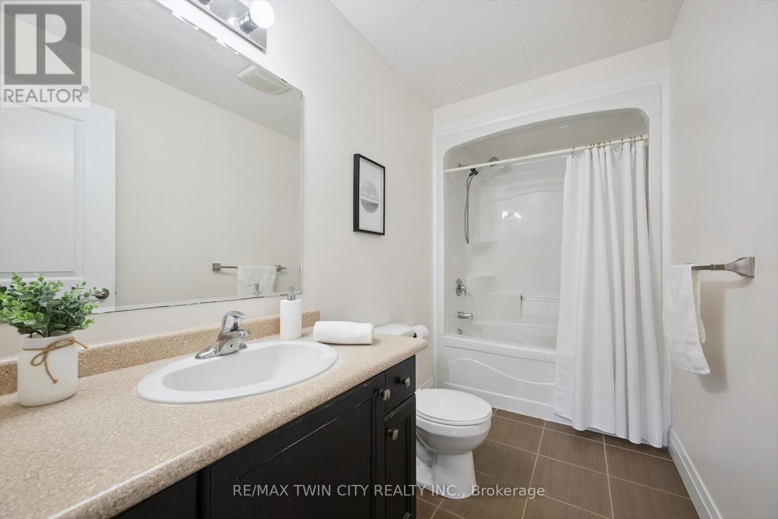 556 Netherwood Crescent, Kitchener, Ontario  N2P 0B8 - Photo 28 - X12779084