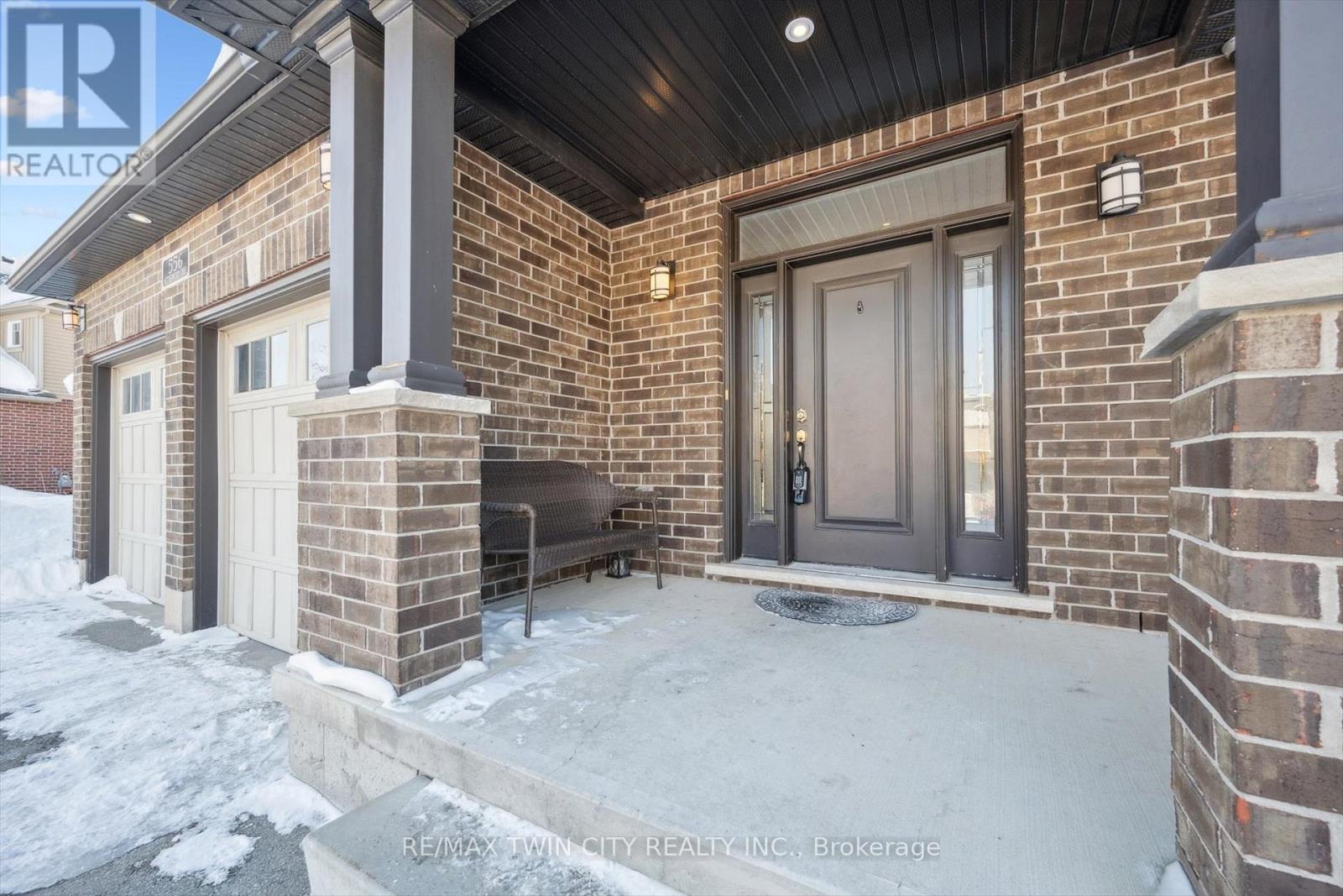 556 Netherwood Crescent, Kitchener, Ontario  N2P 0B8 - Photo 5 - X12779084