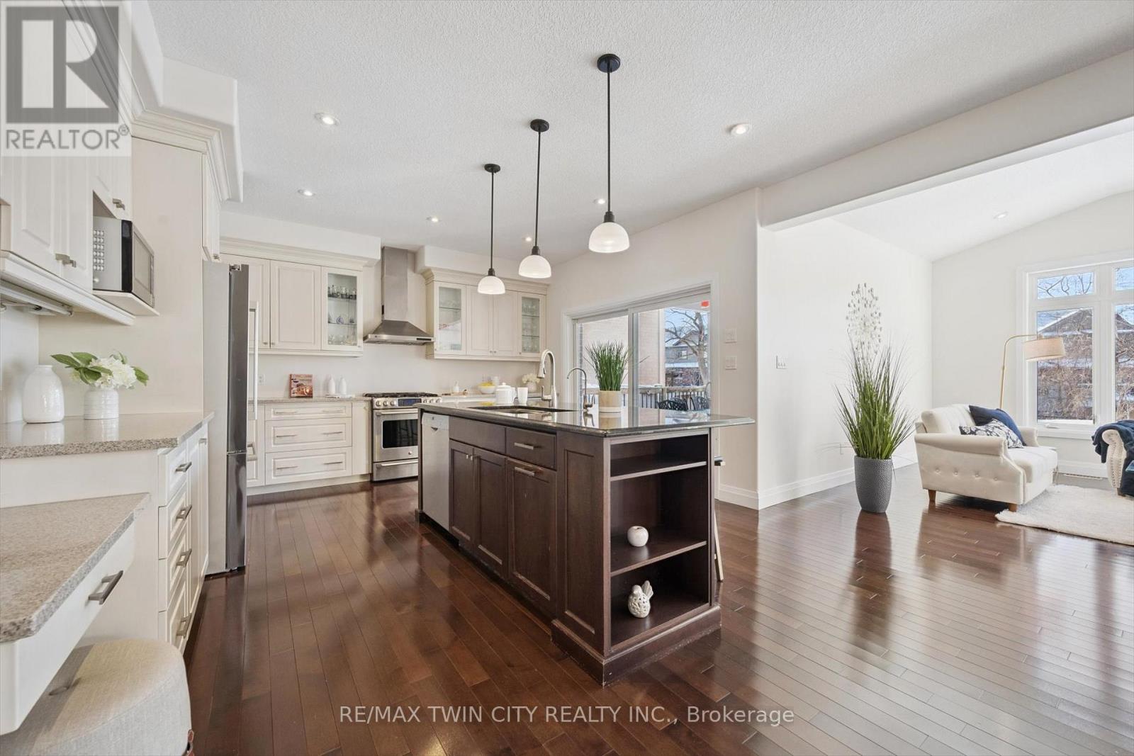 556 Netherwood Crescent, Kitchener, Ontario  N2P 0B8 - Photo 8 - X12779084