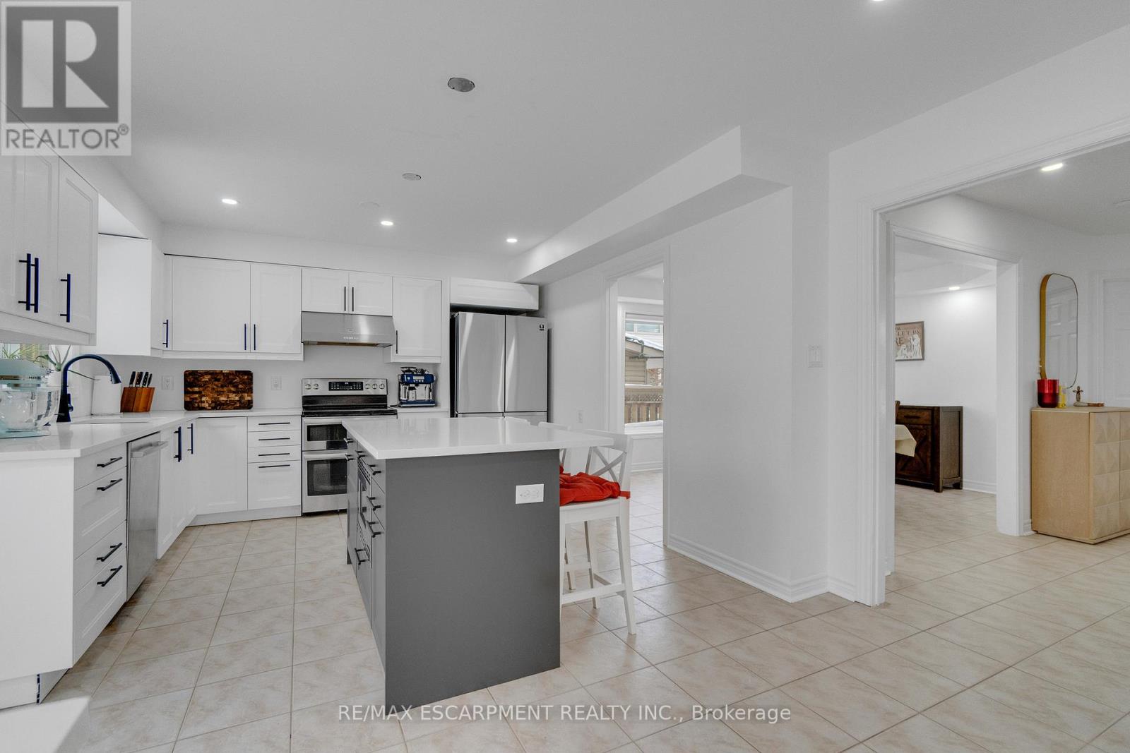 191 Hawkswood Trail, Hamilton, Ontario  L9B 2T1 - Photo 12 - X12779122