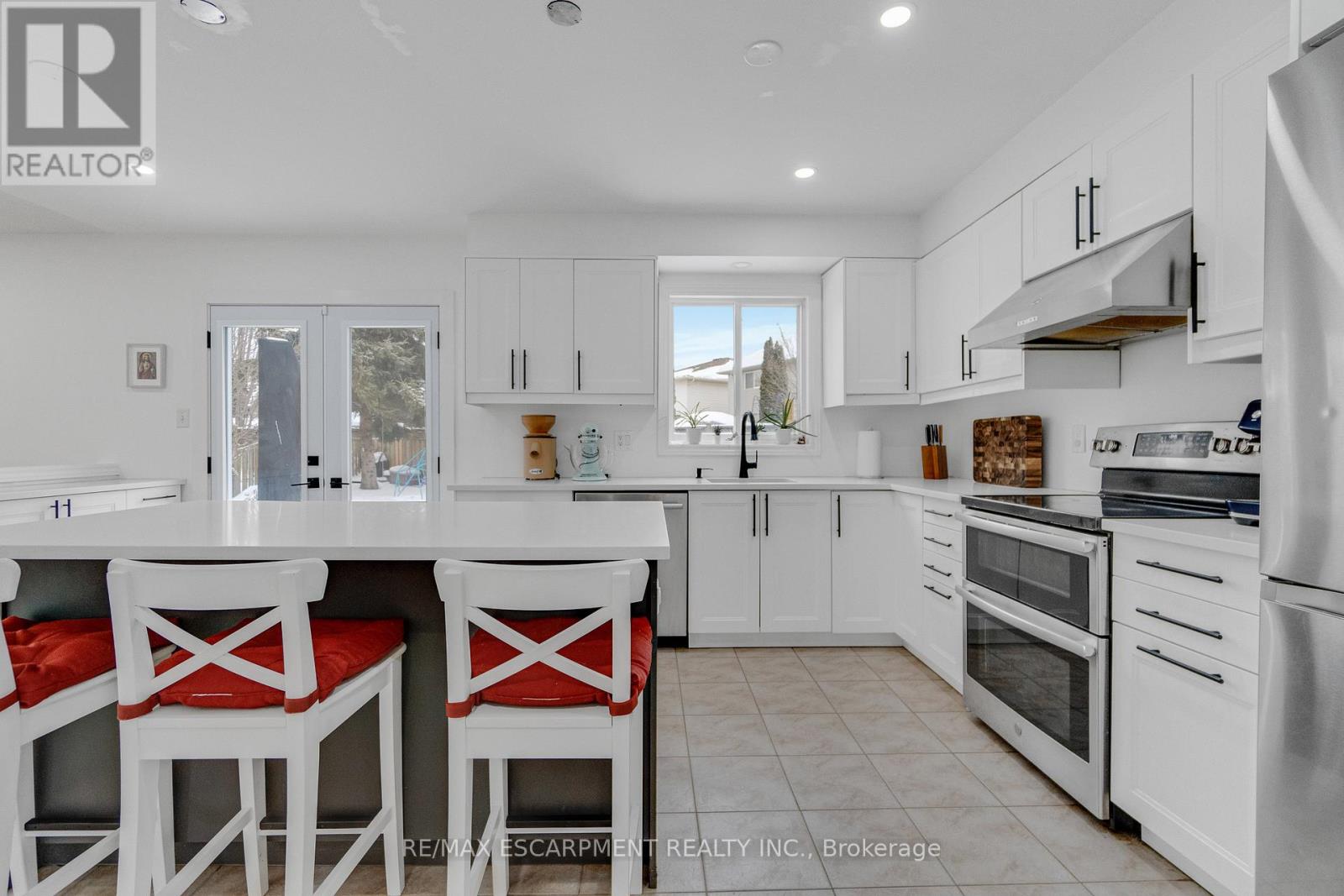 191 Hawkswood Trail, Hamilton, Ontario  L9B 2T1 - Photo 15 - X12779122