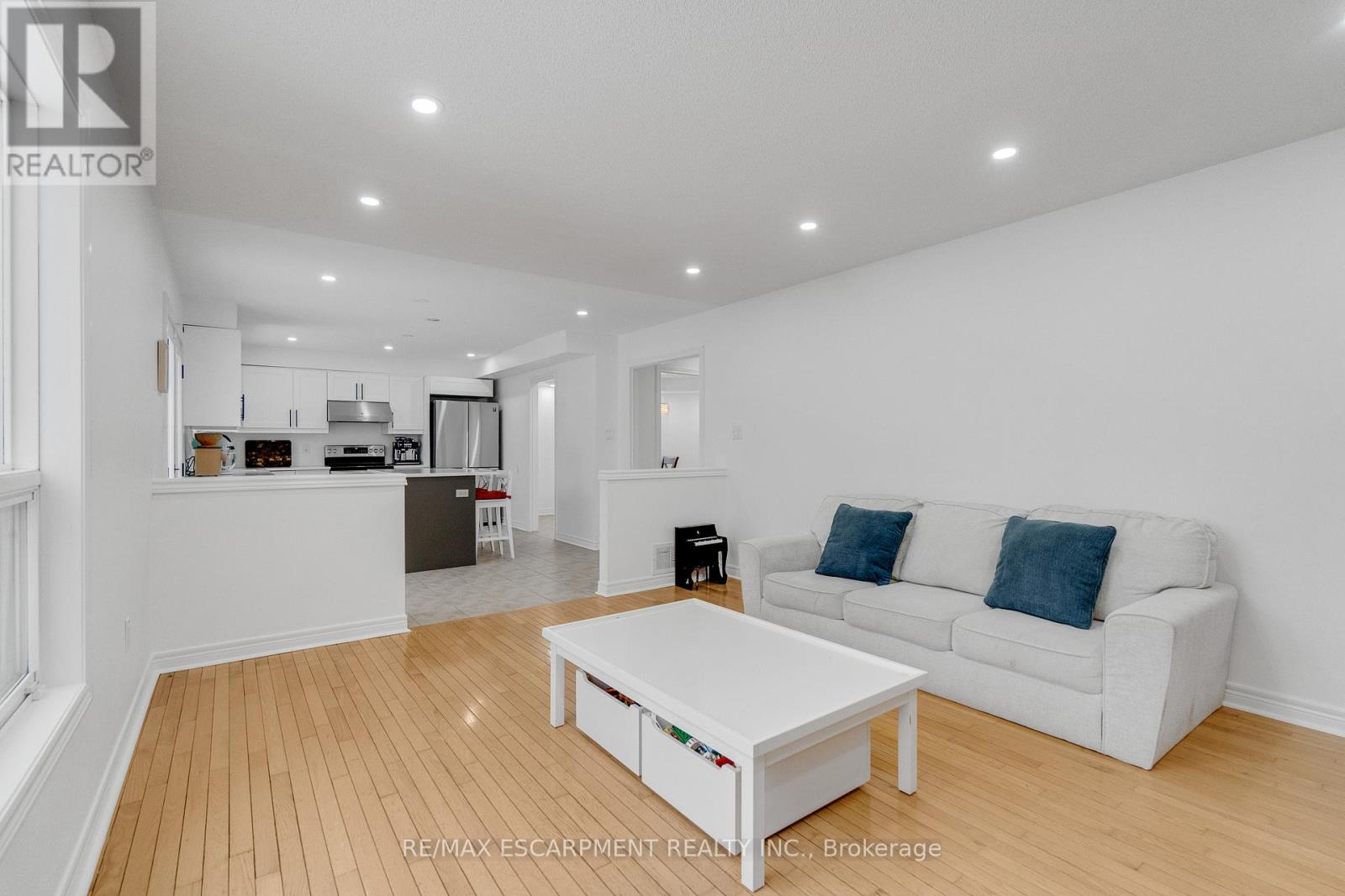 191 Hawkswood Trail, Hamilton, Ontario  L9B 2T1 - Photo 20 - X12779122