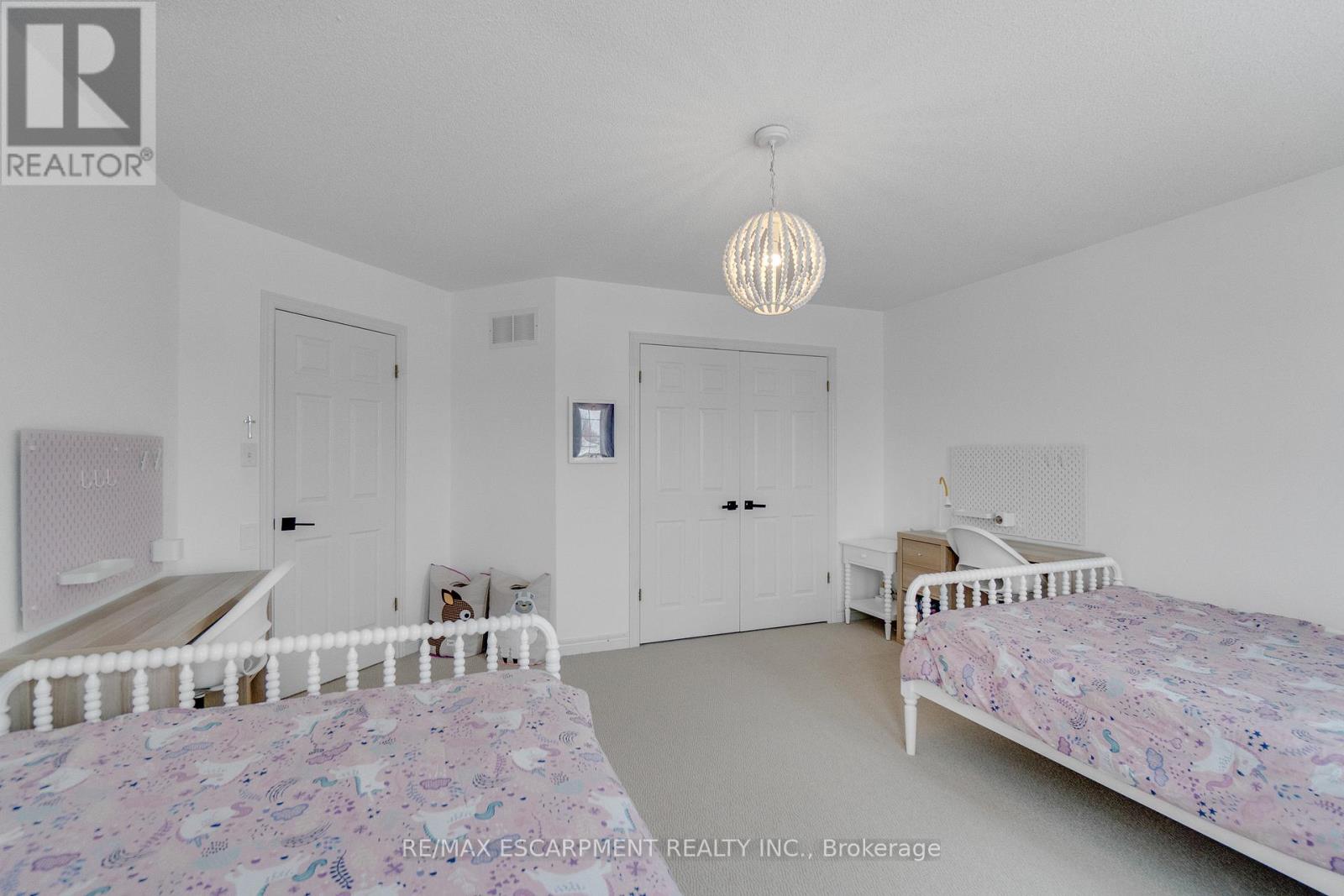 191 Hawkswood Trail, Hamilton, Ontario  L9B 2T1 - Photo 38 - X12779122